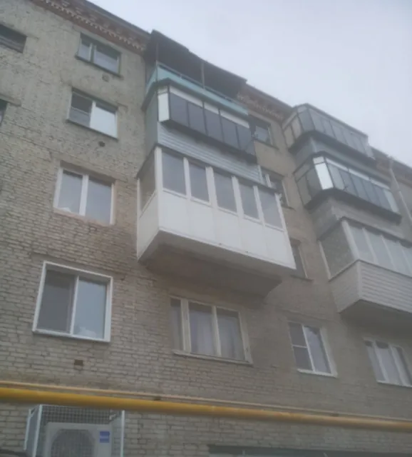 Готовый балкон на Перова, вид с улицы