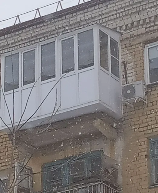 Балкон на Пролетарской после остекления, вид снаружи