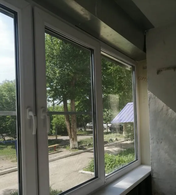 Остекление балкона на Школьной, вид из комнаты